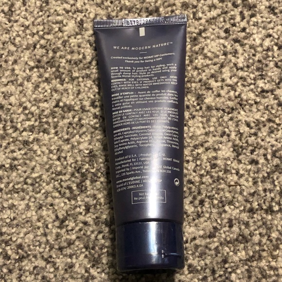 💋Monat Anti-Frizz Smoothing Primer - Picture 2 of 4